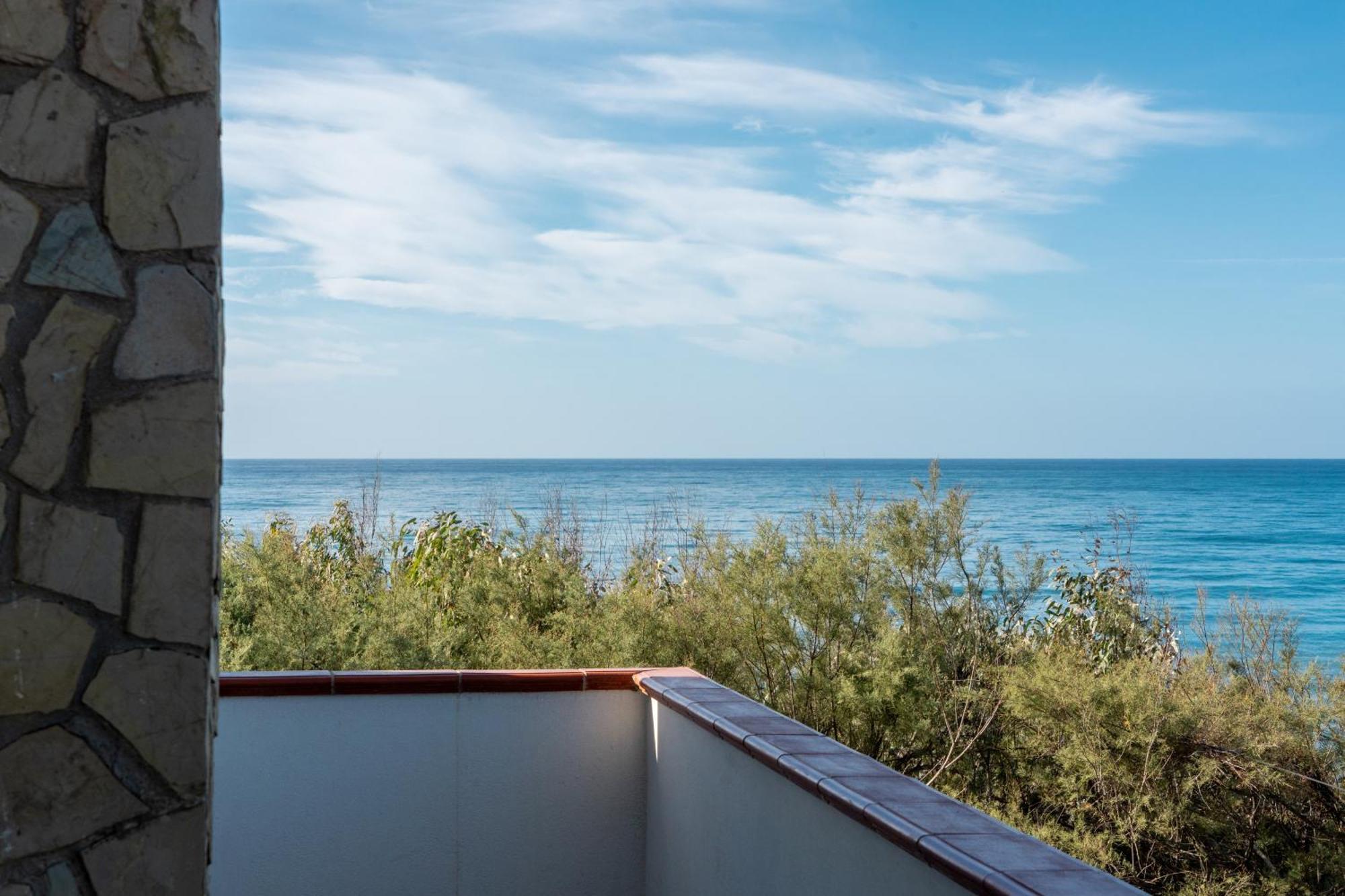 Villa Amea ตอร์เร เดย์ กอร์ซารี ภายนอก รูปภาพ